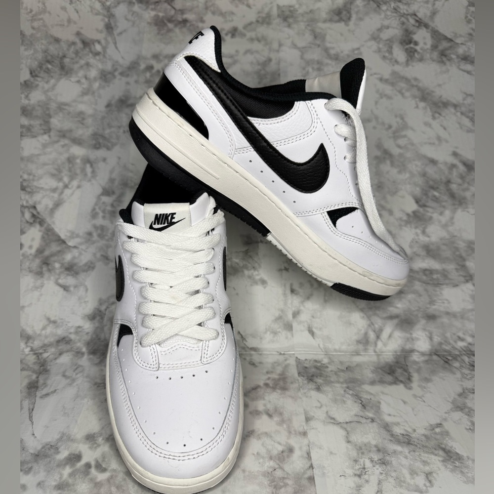 WOMEN'S NIKE GAMMA FORCE SNEAKERS
